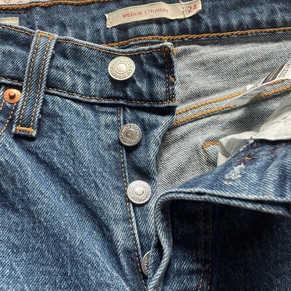 Levi’s Premium Wedgie Straight Below The Belt Raw Hem Button Fly Ankle Jeans 24 - Picture 8 of 16